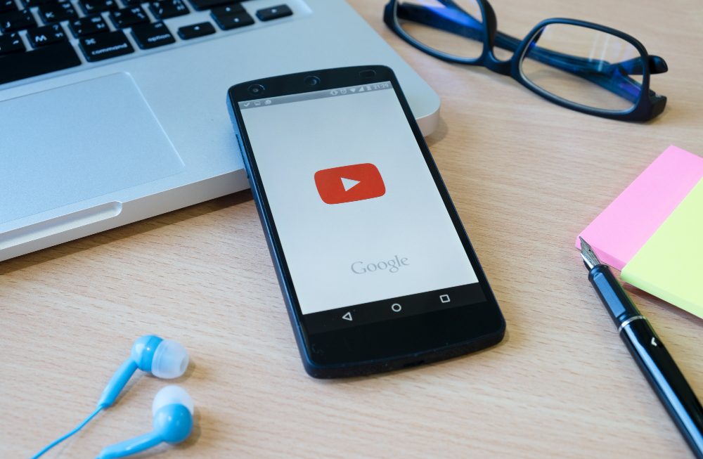 Are there any ethical concerns with using AI tools for SEO?