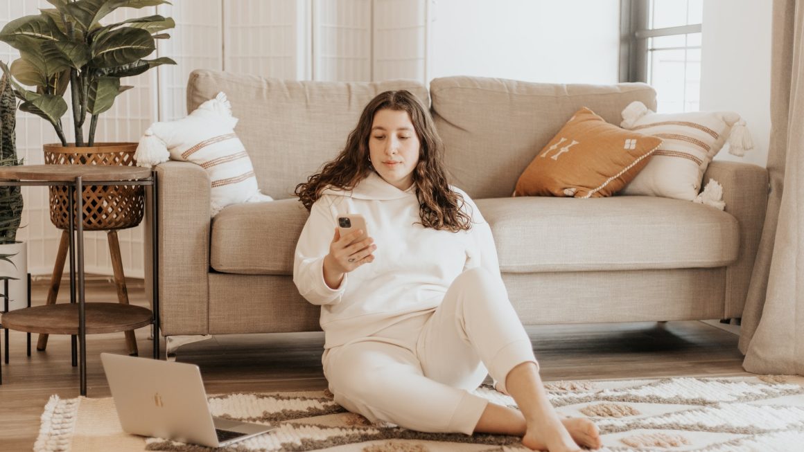 How Online Sales Can Help You Grow in Hard Times