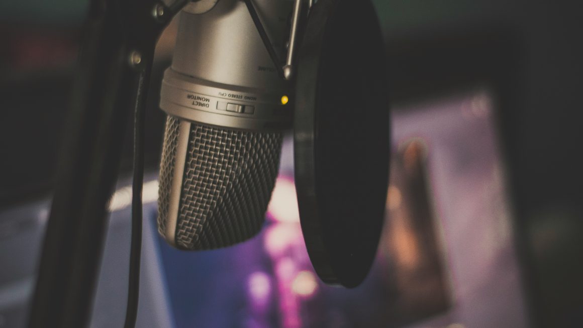 How to Play Music on Twitch Without Infringing Copyright