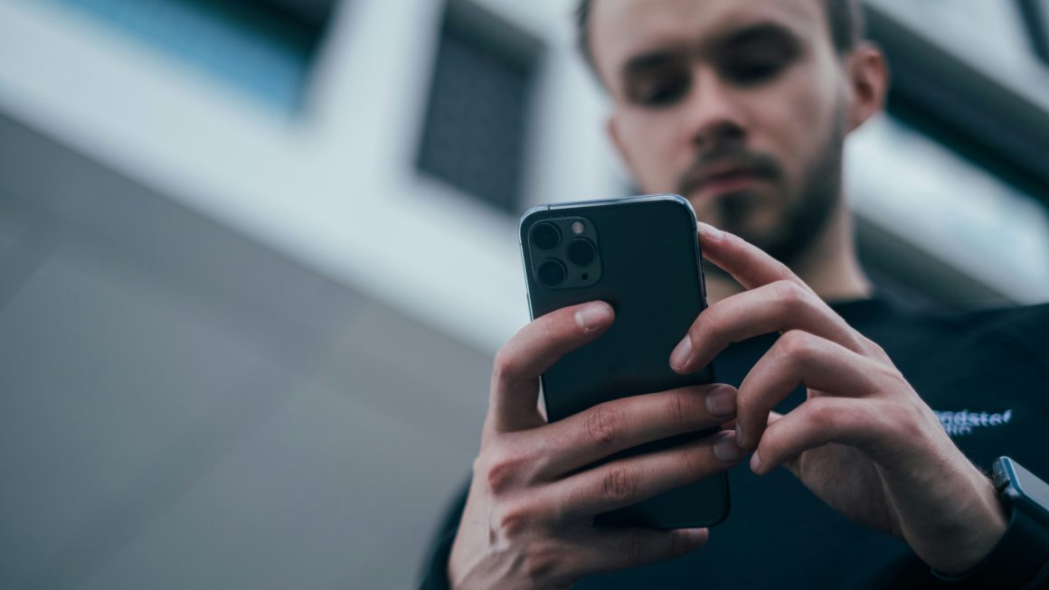 What Is the Difference between FMWhatsApp and GBWhatsApp?