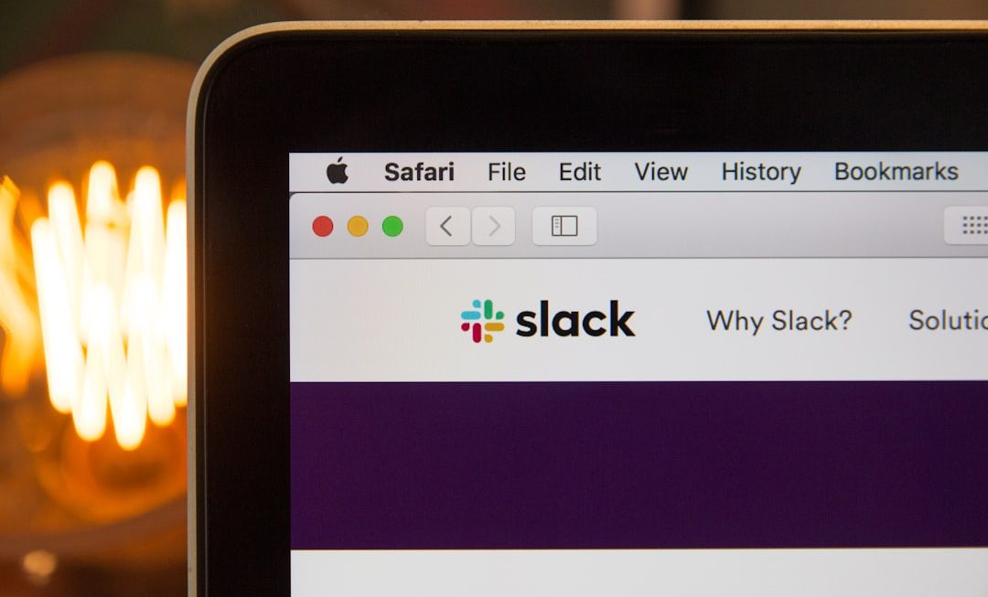Can AI predict design trends and incorporate them into logos?